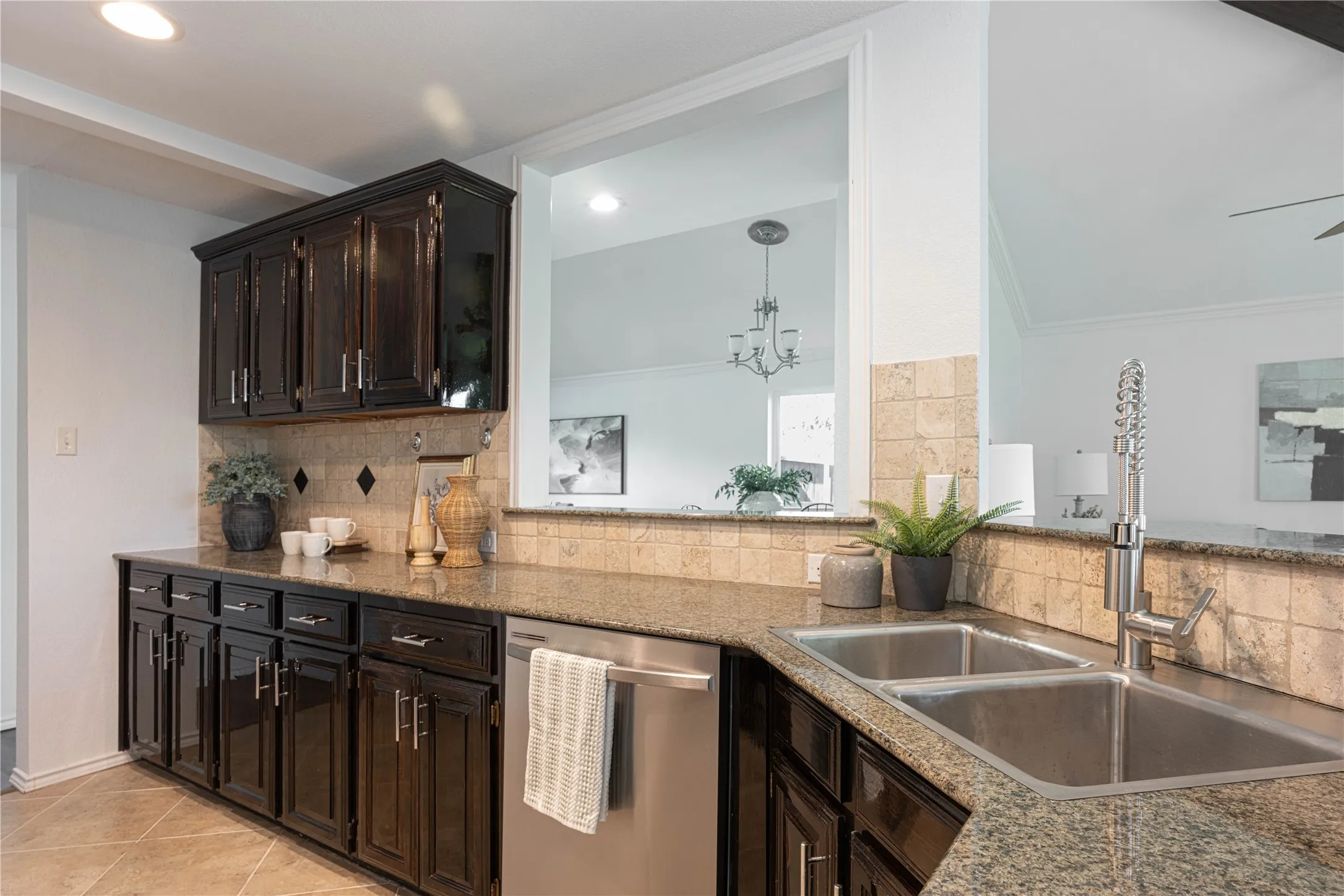 Single Family Residence For Rent in Denton County , 1734 Sterling Lane, Lewisville, Texas 75067, 3 Bedroom, 2 Bathroom, 2 Garage spaces, 1,670 Sqft, built in 1983, mls#21290218, Real Estate Agent in Lewisville, Homes For Rent in Denton county, Homes For Rent in Lewisville, Realtor in Lewisville Texas, Real Estate Brokerage Independent Realty Texas, Luminita Cordes Realtor