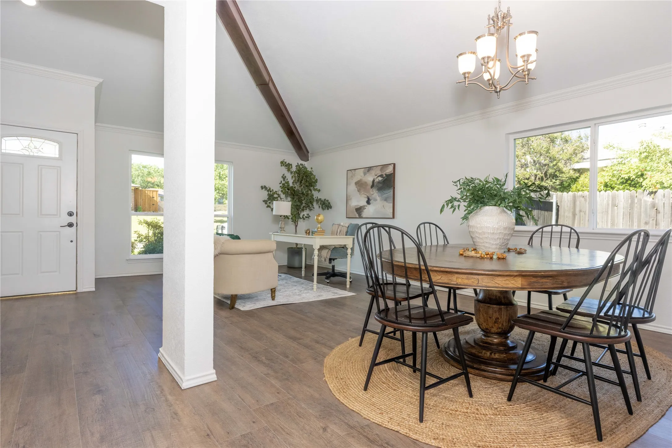 Single Family Residence For Rent in Denton County , 1734 Sterling Lane, Lewisville, Texas 75067, 3 Bedroom, 2 Bathroom, 2 Garage spaces, 1,670 Sqft, built in 1983, mls#21290218, Real Estate Agent in Lewisville, Homes For Rent in Denton county, Homes For Rent in Lewisville, Realtor in Lewisville Texas, Real Estate Brokerage Independent Realty Texas, Luminita Cordes Realtor