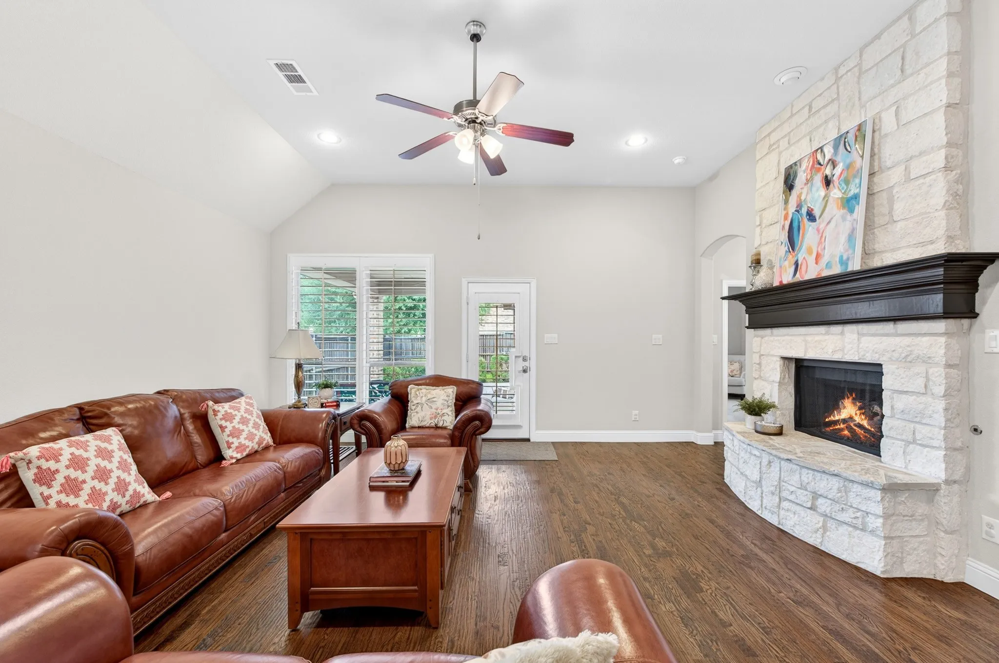 Single Family Residence For Sale in Collin County , 6612 Fortuna Lane, Mc Kinney, Texas 75070, 3 Bedroom, 2 Bathroom, 2 Garage spaces, 2,176 Sqft, built in 2015, mls#21287801, Real Estate Agent in Mc Kinney, Homes For Sale in Collin county, Homes For Sale in Mc Kinney, Realtor in Mc Kinney Texas, Real Estate Brokerage Independent Realty Texas, Luminita Cordes Realtor