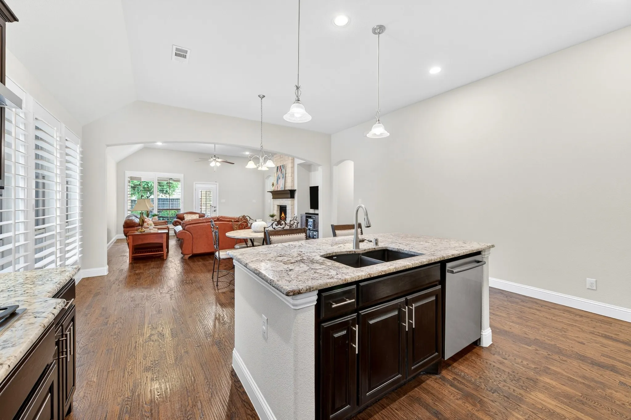 Single Family Residence For Sale in Collin County , 6612 Fortuna Lane, Mc Kinney, Texas 75070, 3 Bedroom, 2 Bathroom, 2 Garage spaces, 2,176 Sqft, built in 2015, mls#21287801, Real Estate Agent in Mc Kinney, Homes For Sale in Collin county, Homes For Sale in Mc Kinney, Realtor in Mc Kinney Texas, Real Estate Brokerage Independent Realty Texas, Luminita Cordes Realtor