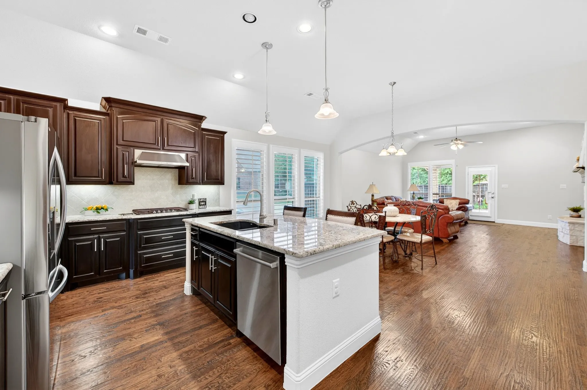 Single Family Residence For Sale in Collin County , 6612 Fortuna Lane, Mc Kinney, Texas 75070, 3 Bedroom, 2 Bathroom, 2 Garage spaces, 2,176 Sqft, built in 2015, mls#21287801, Real Estate Agent in Mc Kinney, Homes For Sale in Collin county, Homes For Sale in Mc Kinney, Realtor in Mc Kinney Texas, Real Estate Brokerage Independent Realty Texas, Luminita Cordes Realtor
