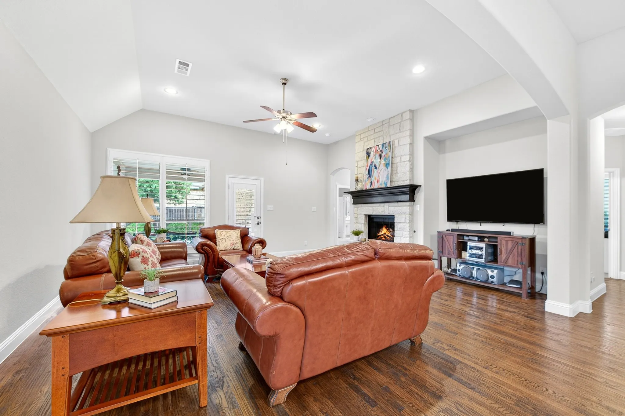 Single Family Residence For Sale in Collin County , 6612 Fortuna Lane, Mc Kinney, Texas 75070, 3 Bedroom, 2 Bathroom, 2 Garage spaces, 2,176 Sqft, built in 2015, mls#21287801, Real Estate Agent in Mc Kinney, Homes For Sale in Collin county, Homes For Sale in Mc Kinney, Realtor in Mc Kinney Texas, Real Estate Brokerage Independent Realty Texas, Luminita Cordes Realtor