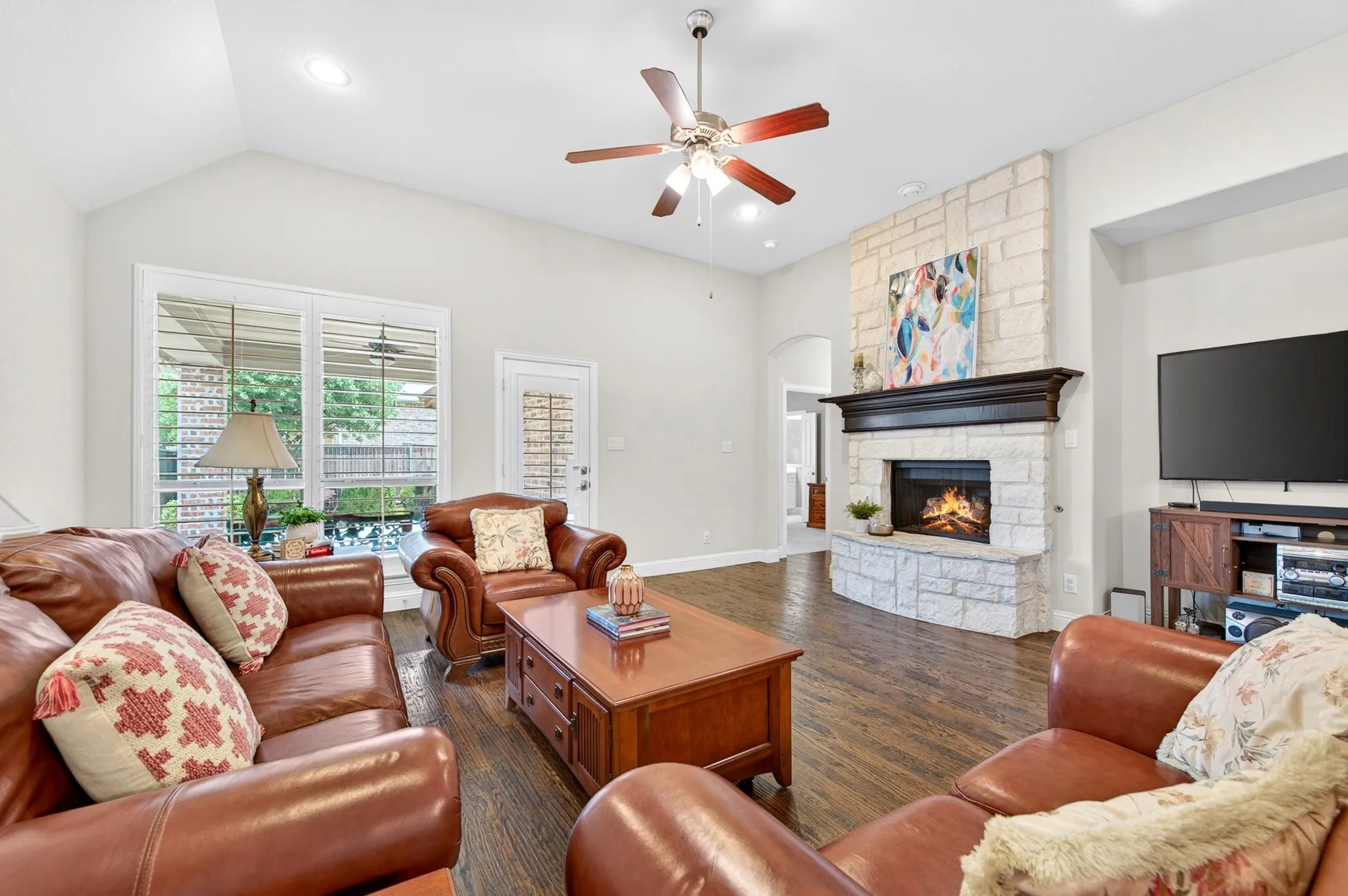 Single Family Residence For Sale in Collin County , 6612 Fortuna Lane, Mc Kinney, Texas 75070, 3 Bedroom, 2 Bathroom, 2 Garage spaces, 2,176 Sqft, built in 2015, mls#21287801, Real Estate Agent in Mc Kinney, Homes For Sale in Collin county, Homes For Sale in Mc Kinney, Realtor in Mc Kinney Texas, Real Estate Brokerage Independent Realty Texas, Luminita Cordes Realtor