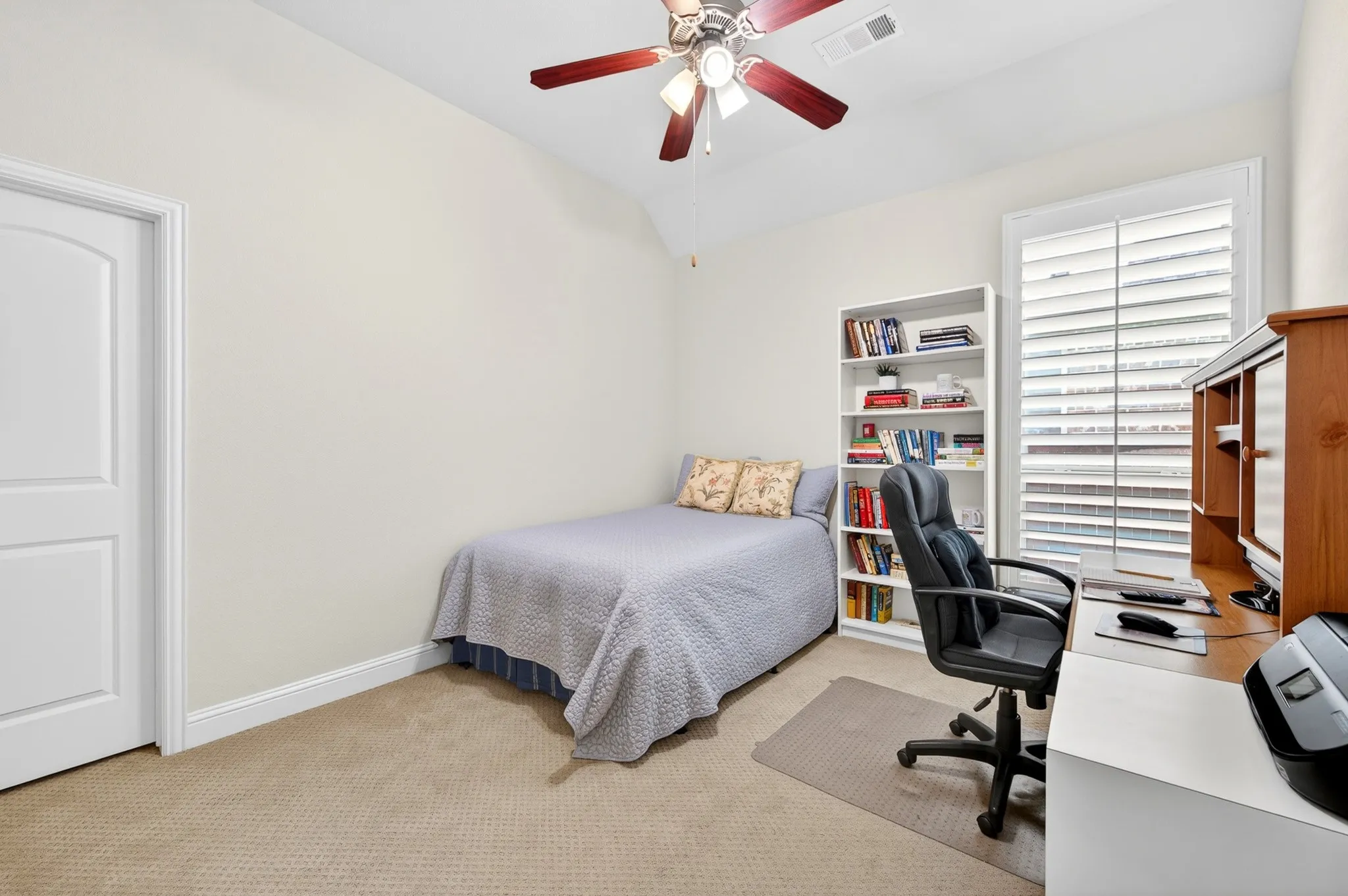Single Family Residence For Sale in Collin County , 6612 Fortuna Lane, Mc Kinney, Texas 75070, 3 Bedroom, 2 Bathroom, 2 Garage spaces, 2,176 Sqft, built in 2015, mls#21287801, Real Estate Agent in Mc Kinney, Homes For Sale in Collin county, Homes For Sale in Mc Kinney, Realtor in Mc Kinney Texas, Real Estate Brokerage Independent Realty Texas, Luminita Cordes Realtor