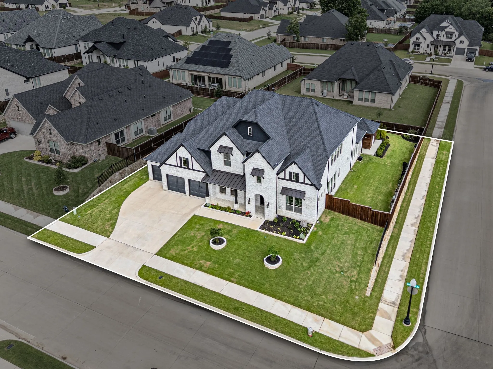 Single Family Residence For Sale in Tarrant County , 1902 Hamilton Park Drive, Mansfield, Texas 76063, 5 Bedroom, 5 Bathroom, 4 Garage spaces, 4,465 Sqft, built in 2023, mls#21289165, Real Estate Agent in Mansfield, Homes For Sale in Tarrant county, Homes For Sale in Mansfield, Realtor in Mansfield Texas, Real Estate Brokerage Independent Realty Texas, Luminita Cordes Realtor