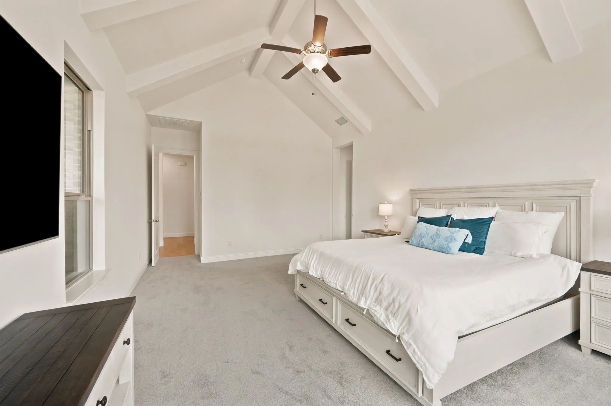 Single Family Residence For Sale in Tarrant County , 1902 Hamilton Park Drive, Mansfield, Texas 76063, 5 Bedroom, 5 Bathroom, 4 Garage spaces, 4,465 Sqft, built in 2023, mls#21289165, Real Estate Agent in Mansfield, Homes For Sale in Tarrant county, Homes For Sale in Mansfield, Realtor in Mansfield Texas, Real Estate Brokerage Independent Realty Texas, Luminita Cordes Realtor
