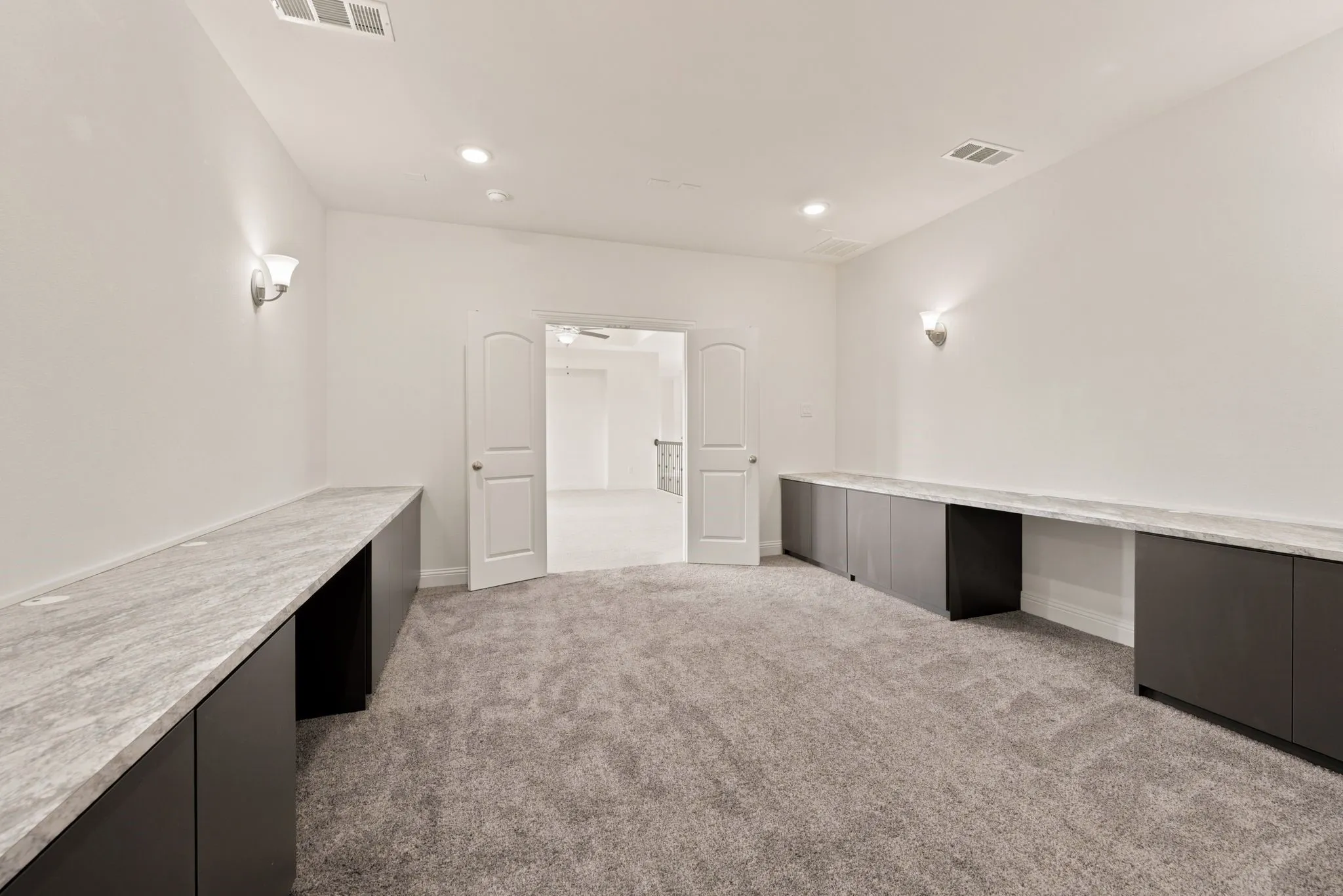 Single Family Residence For Sale in Tarrant County , 1902 Hamilton Park Drive, Mansfield, Texas 76063, 5 Bedroom, 5 Bathroom, 4 Garage spaces, 4,465 Sqft, built in 2023, mls#21289165, Real Estate Agent in Mansfield, Homes For Sale in Tarrant county, Homes For Sale in Mansfield, Realtor in Mansfield Texas, Real Estate Brokerage Independent Realty Texas, Luminita Cordes Realtor