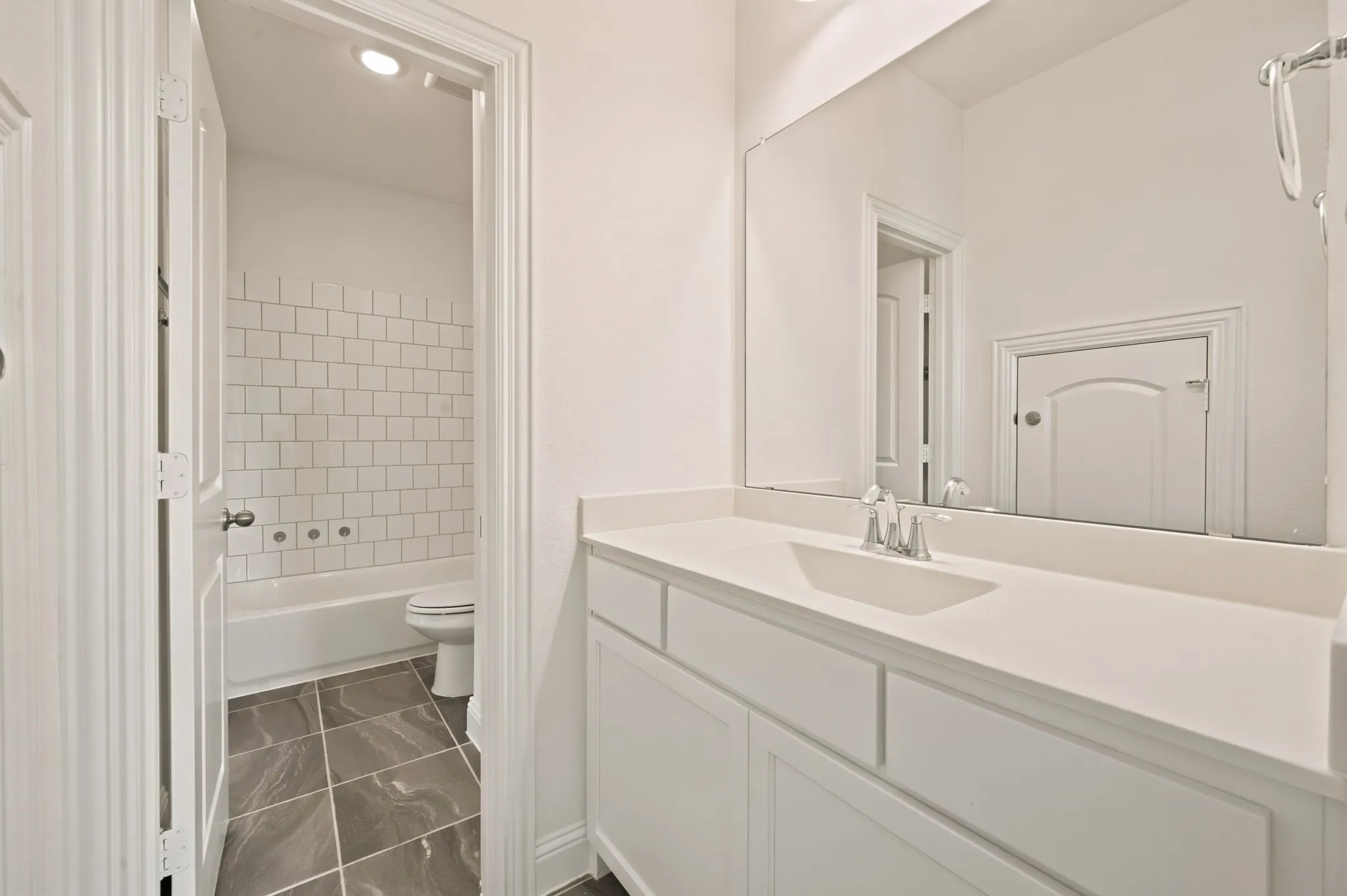 Single Family Residence For Sale in Tarrant County , 1902 Hamilton Park Drive, Mansfield, Texas 76063, 5 Bedroom, 5 Bathroom, 4 Garage spaces, 4,465 Sqft, built in 2023, mls#21289165, Real Estate Agent in Mansfield, Homes For Sale in Tarrant county, Homes For Sale in Mansfield, Realtor in Mansfield Texas, Real Estate Brokerage Independent Realty Texas, Luminita Cordes Realtor