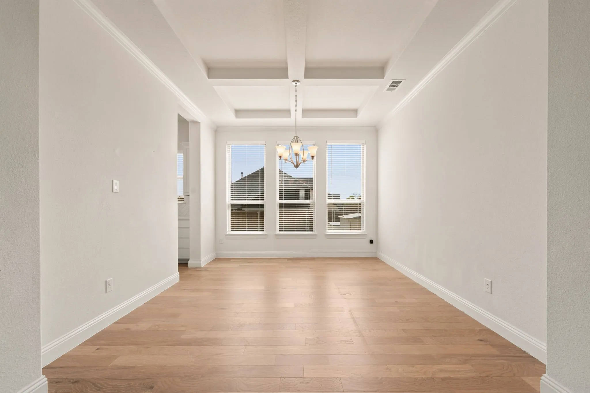 Single Family Residence For Sale in Tarrant County , 1902 Hamilton Park Drive, Mansfield, Texas 76063, 5 Bedroom, 5 Bathroom, 4 Garage spaces, 4,465 Sqft, built in 2023, mls#21289165, Real Estate Agent in Mansfield, Homes For Sale in Tarrant county, Homes For Sale in Mansfield, Realtor in Mansfield Texas, Real Estate Brokerage Independent Realty Texas, Luminita Cordes Realtor