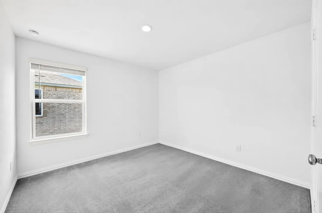 2620 Glacier Road ~ Ready Now!