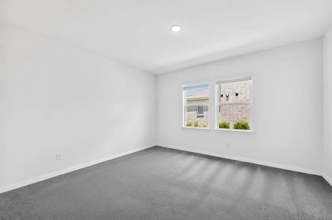 2620 Glacier Road ~ Ready Now!