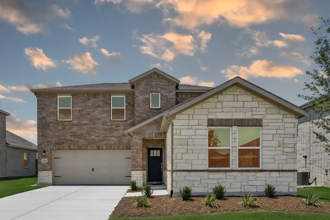 2620 Glacier Road ~ Ready Now!