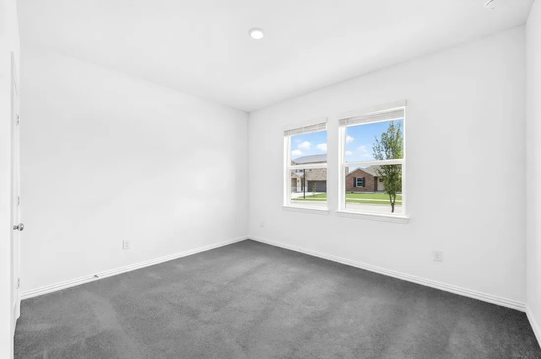 2620 Glacier Road ~ Ready Now!