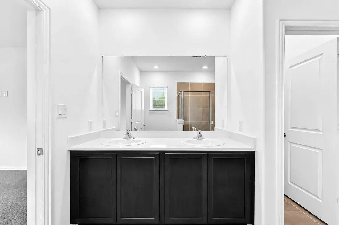 2620 Glacier Road ~ Ready Now!