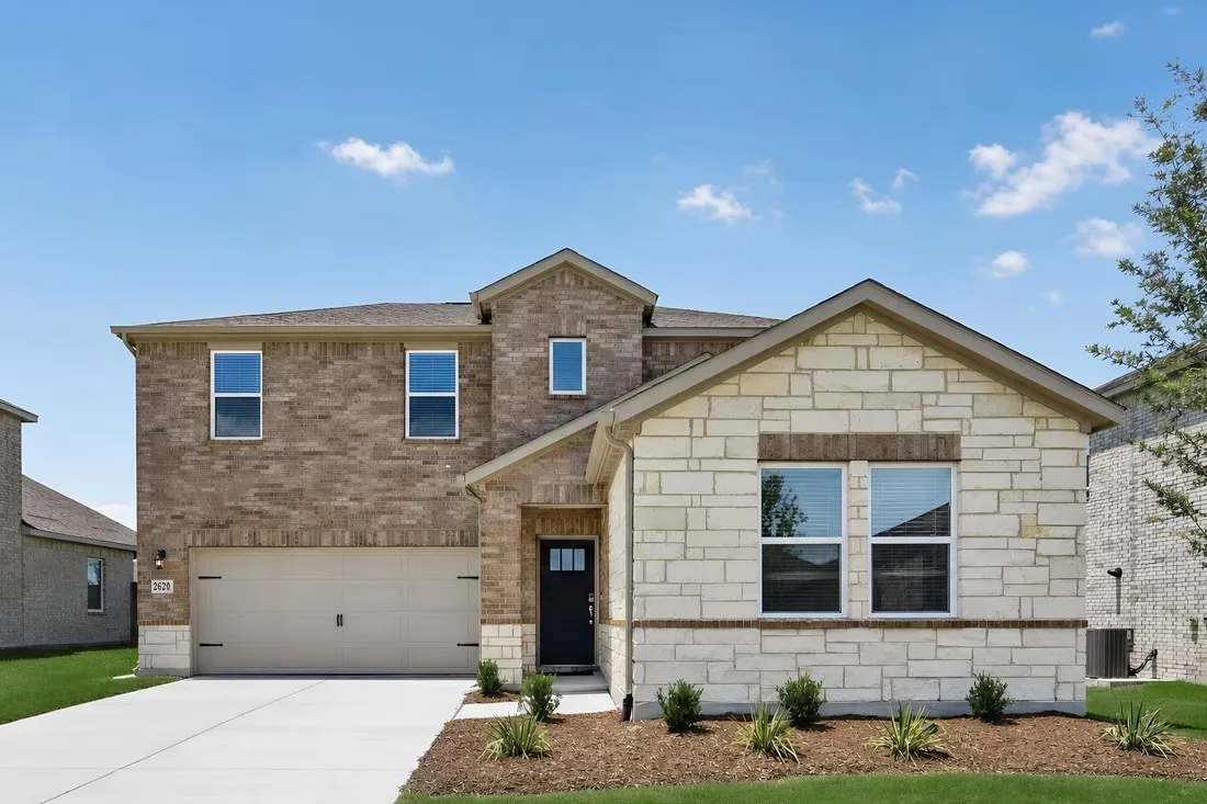 2620 Glacier Road ~ Ready Now!