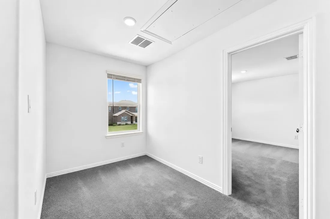 2620 Glacier Road ~ Ready Now!