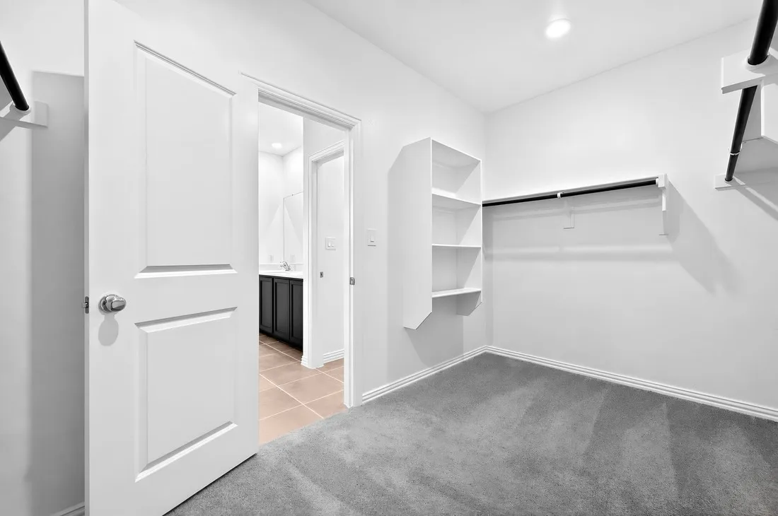 2620 Glacier Road ~ Ready Now!