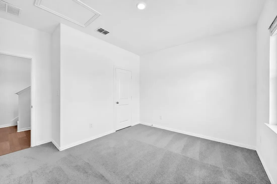 2620 Glacier Road ~ Ready Now!