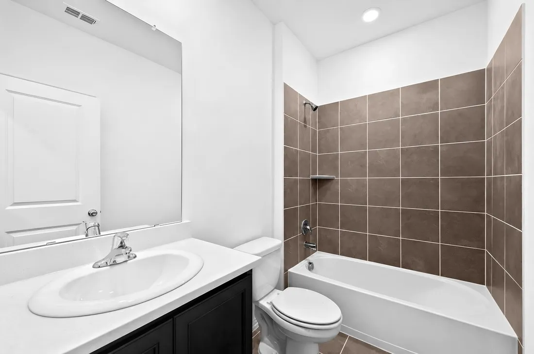 2620 Glacier Road ~ Ready Now!