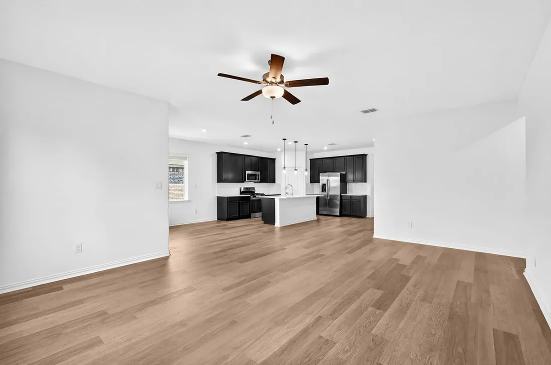 2620 Glacier Road ~ Ready Now!