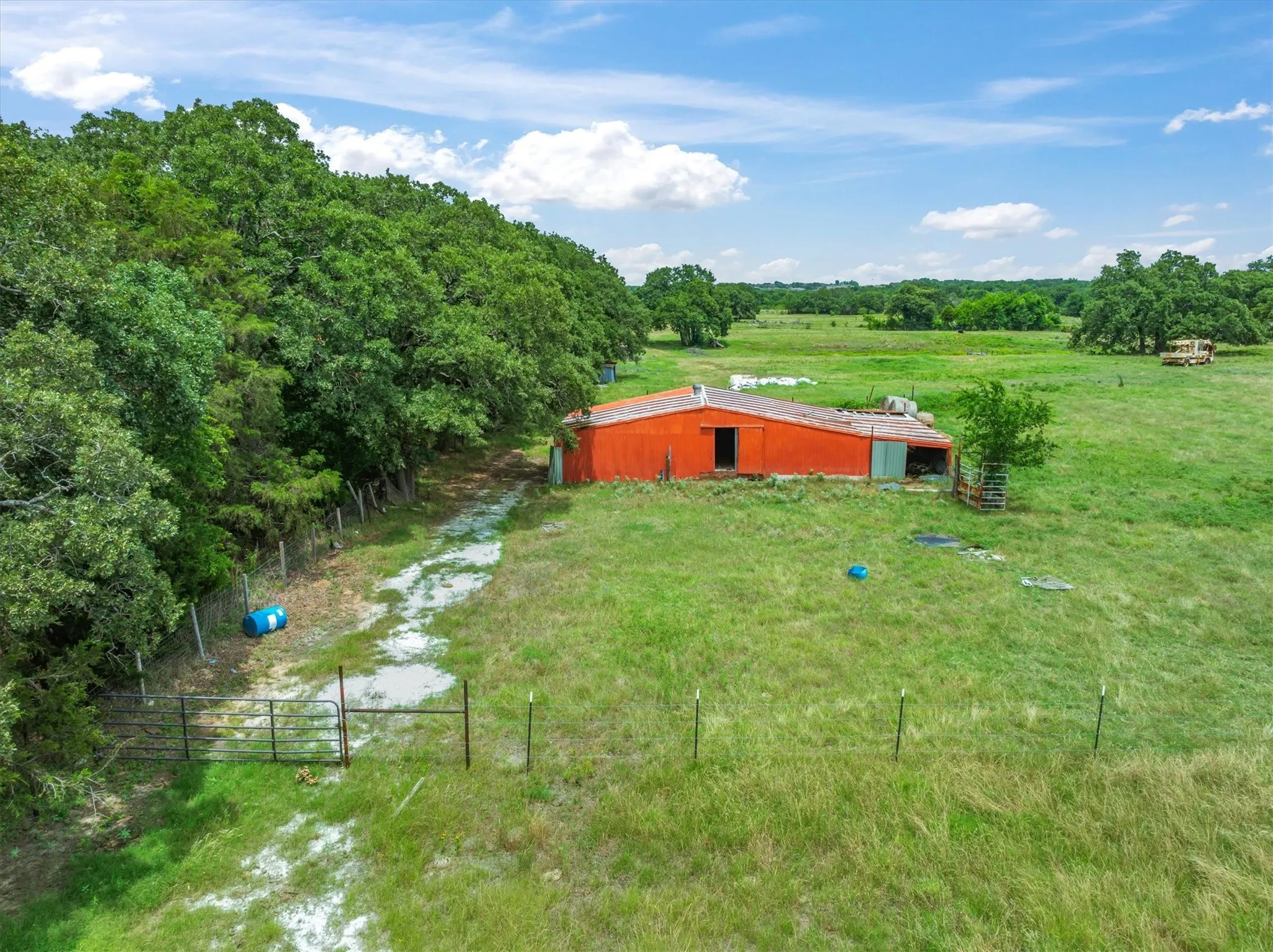 Ranch For Sale in Kaufman County , 1576 County Road 303, Terrell, Texas 75160, 0, 0, Garage spaces, 0 Sqft, built in 1980, Price $1,125,000, mls#21283890, Real Estate Agent in Terrell, Homes For Sale in Kaufman county, Homes For Sale in Terrell, Realtor in Terrell Texas, Real Estate Brokerage Independent Realty Texas, Luminita Cordes Realtor