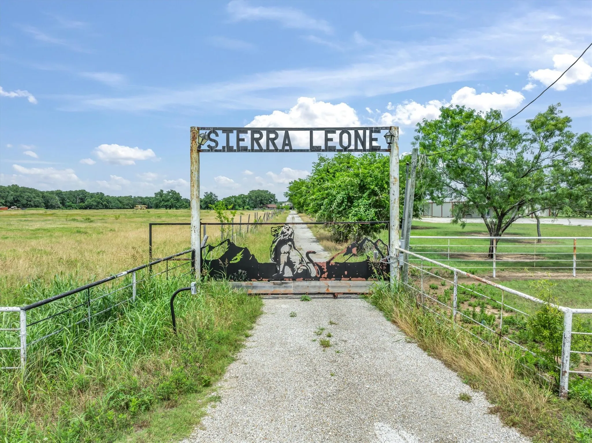 Ranch For Sale in Kaufman County , 1576 County Road 303, Terrell, Texas 75160, 0, 0, Garage spaces, 0 Sqft, built in 1980, Price $1,125,000, mls#21283890, Real Estate Agent in Terrell, Homes For Sale in Kaufman county, Homes For Sale in Terrell, Realtor in Terrell Texas, Real Estate Brokerage Independent Realty Texas, Luminita Cordes Realtor