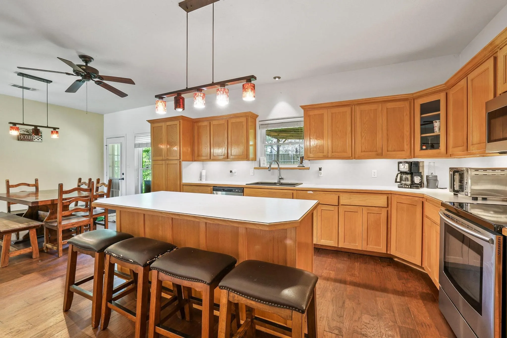 Single Family Residence For Sale in Grayson County , 315 Preston Glen, Gunter, Texas 75058, 3 Bedroom, 2 Bathroom, 3 Garage spaces, 1,428 Sqft, built in 1996, mls#21284848, Real Estate Agent in Gunter, Homes For Sale in Grayson county, Homes For Sale in Gunter, Realtor in Gunter Texas, Real Estate Brokerage Independent Realty Texas, Luminita Cordes Realtor