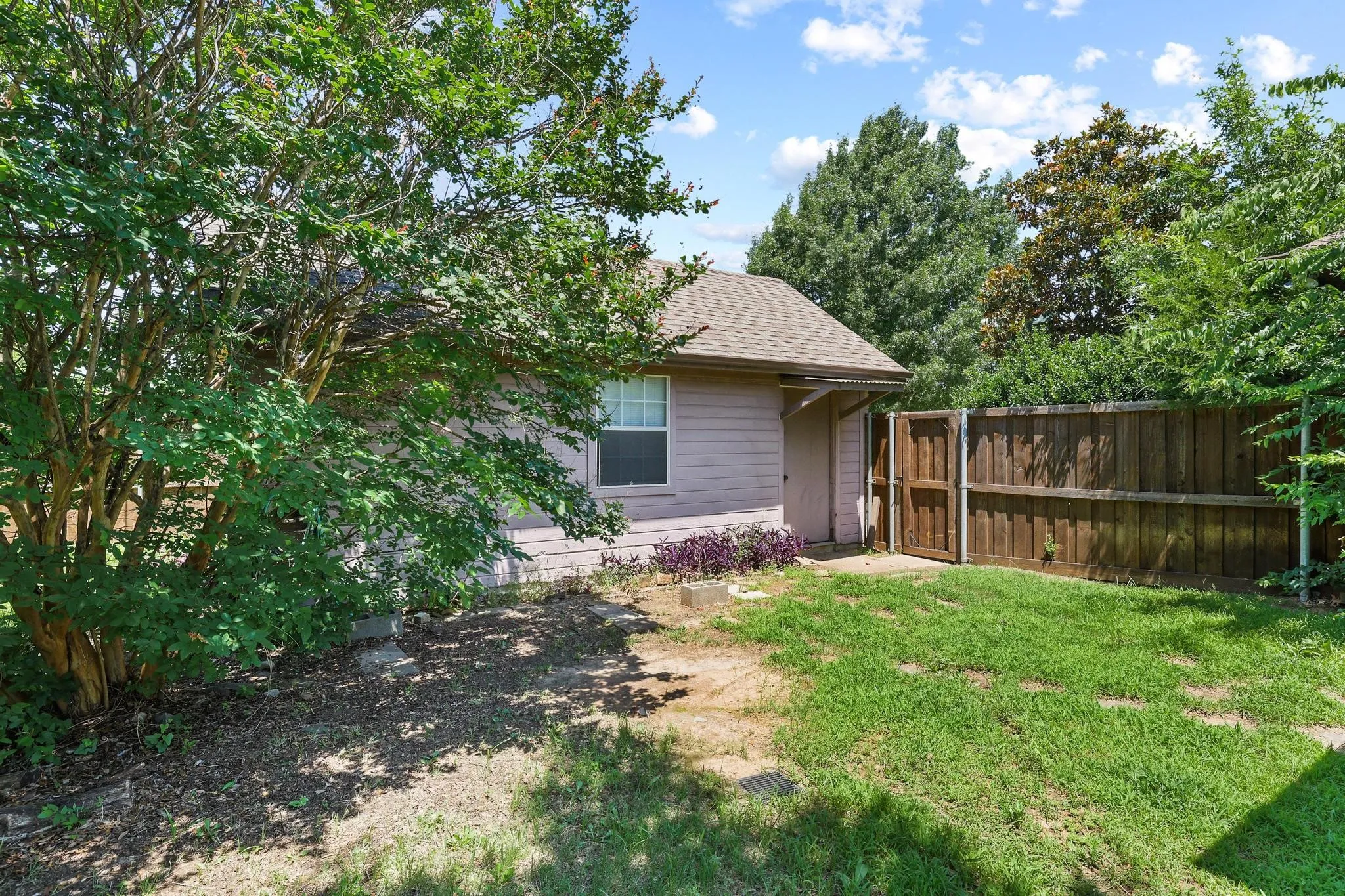 Single Family Residence For Sale in Grayson County , 315 Preston Glen, Gunter, Texas 75058, 3 Bedroom, 2 Bathroom, 3 Garage spaces, 1,428 Sqft, built in 1996, mls#21284848, Real Estate Agent in Gunter, Homes For Sale in Grayson county, Homes For Sale in Gunter, Realtor in Gunter Texas, Real Estate Brokerage Independent Realty Texas, Luminita Cordes Realtor