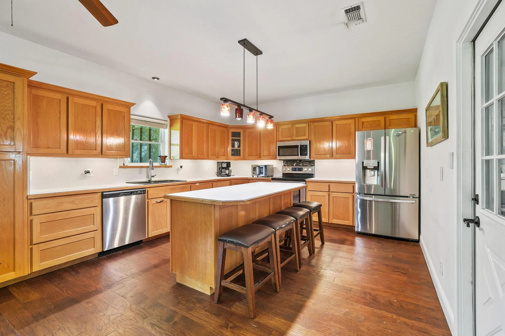 Single Family Residence For Sale in Grayson County , 315 Preston Glen, Gunter, Texas 75058, 3 Bedroom, 2 Bathroom, 3 Garage spaces, 1,428 Sqft, built in 1996, mls#21284848, Real Estate Agent in Gunter, Homes For Sale in Grayson county, Homes For Sale in Gunter, Realtor in Gunter Texas, Real Estate Brokerage Independent Realty Texas, Luminita Cordes Realtor