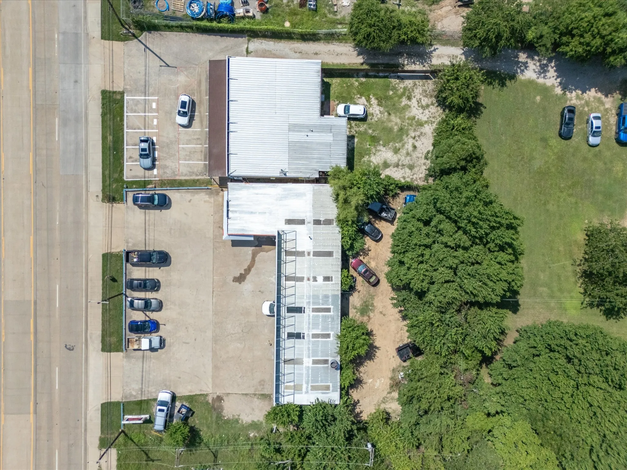 Industrial For Sale in Tarrant County , 416 E Kennedale Parkway, Kennedale, Texas 76060, 0, 0, Garage spaces, 0 Sqft, built in 1981, Price $1,050,000, mls#21290264, Real Estate Agent in Kennedale, Homes For Sale in Tarrant county, Homes For Sale in Kennedale, Realtor in Kennedale Texas, Real Estate Brokerage Independent Realty Texas, Luminita Cordes Realtor