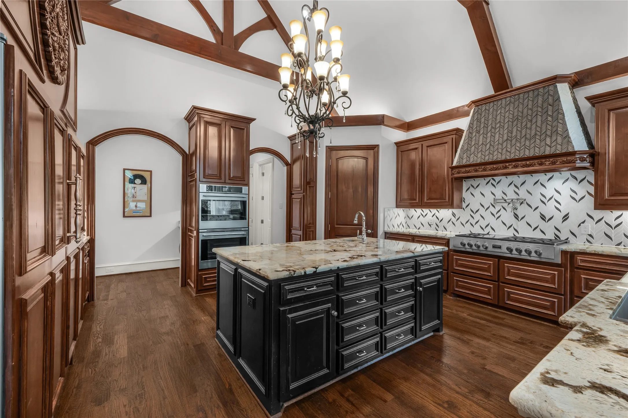 Single Family Residence For Sale in Tarrant County , 7205 Vanguard Court, Colleyville, Texas 76034, 5 Bedroom, 6 Bathroom, 3 Garage spaces, 6,502 Sqft, built in 2005, mls#21281613, Real Estate Agent in Colleyville, Homes For Sale in Tarrant county, Homes For Sale in Colleyville, Realtor in Colleyville Texas, Real Estate Brokerage Independent Realty Texas, Luminita Cordes Realtor