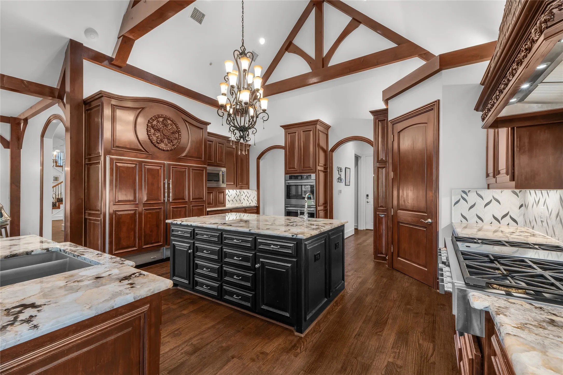 Single Family Residence For Sale in Tarrant County , 7205 Vanguard Court, Colleyville, Texas 76034, 5 Bedroom, 6 Bathroom, 3 Garage spaces, 6,502 Sqft, built in 2005, mls#21281613, Real Estate Agent in Colleyville, Homes For Sale in Tarrant county, Homes For Sale in Colleyville, Realtor in Colleyville Texas, Real Estate Brokerage Independent Realty Texas, Luminita Cordes Realtor