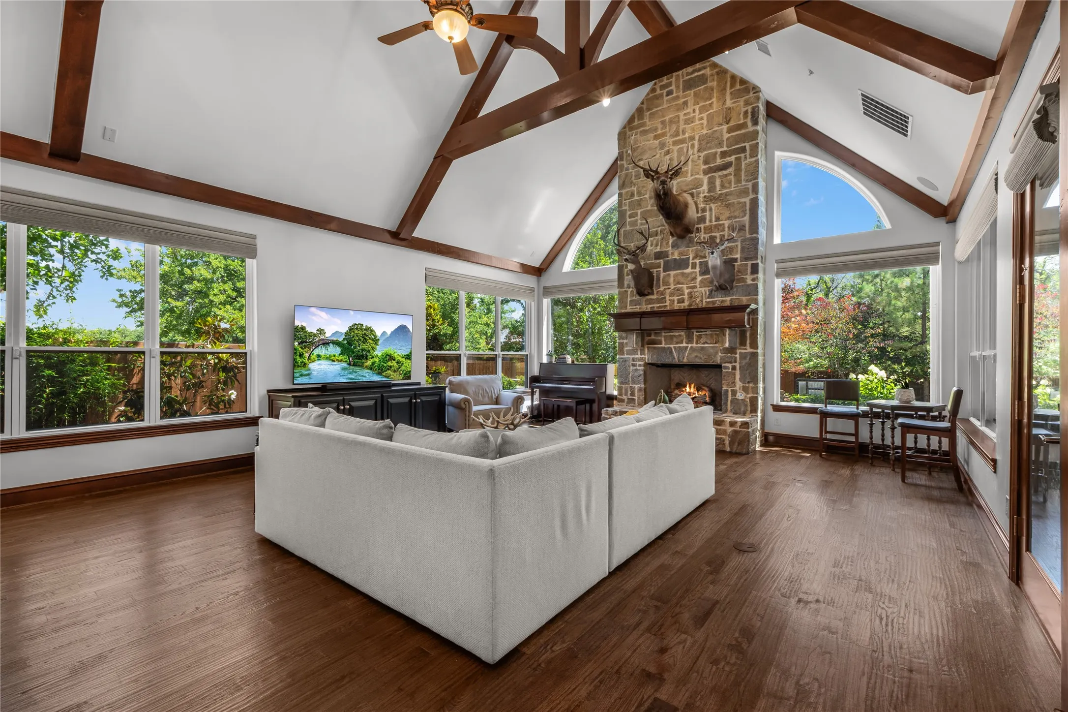 Single Family Residence For Sale in Tarrant County , 7205 Vanguard Court, Colleyville, Texas 76034, 5 Bedroom, 6 Bathroom, 3 Garage spaces, 6,502 Sqft, built in 2005, mls#21281613, Real Estate Agent in Colleyville, Homes For Sale in Tarrant county, Homes For Sale in Colleyville, Realtor in Colleyville Texas, Real Estate Brokerage Independent Realty Texas, Luminita Cordes Realtor