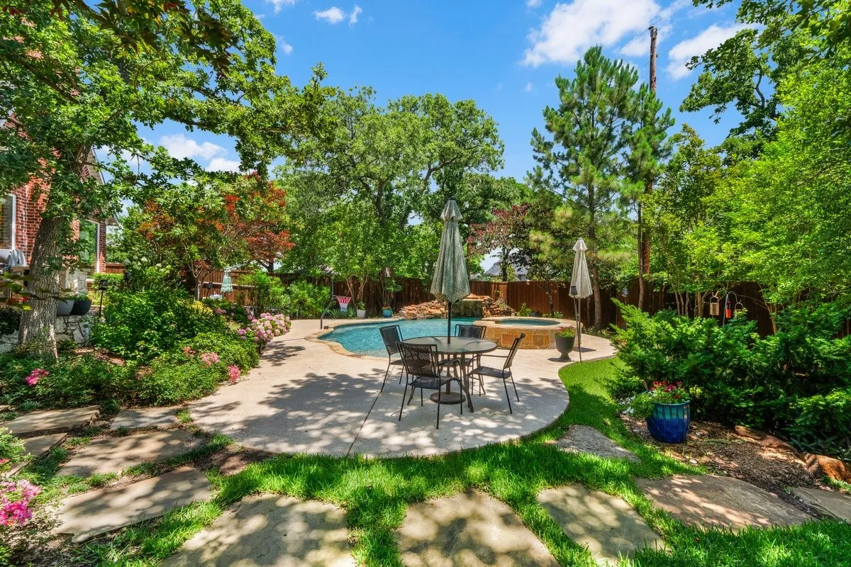 Single Family Residence For Sale in Tarrant County , 7205 Vanguard Court, Colleyville, Texas 76034, 5 Bedroom, 6 Bathroom, 3 Garage spaces, 6,502 Sqft, built in 2005, mls#21281613, Real Estate Agent in Colleyville, Homes For Sale in Tarrant county, Homes For Sale in Colleyville, Realtor in Colleyville Texas, Real Estate Brokerage Independent Realty Texas, Luminita Cordes Realtor