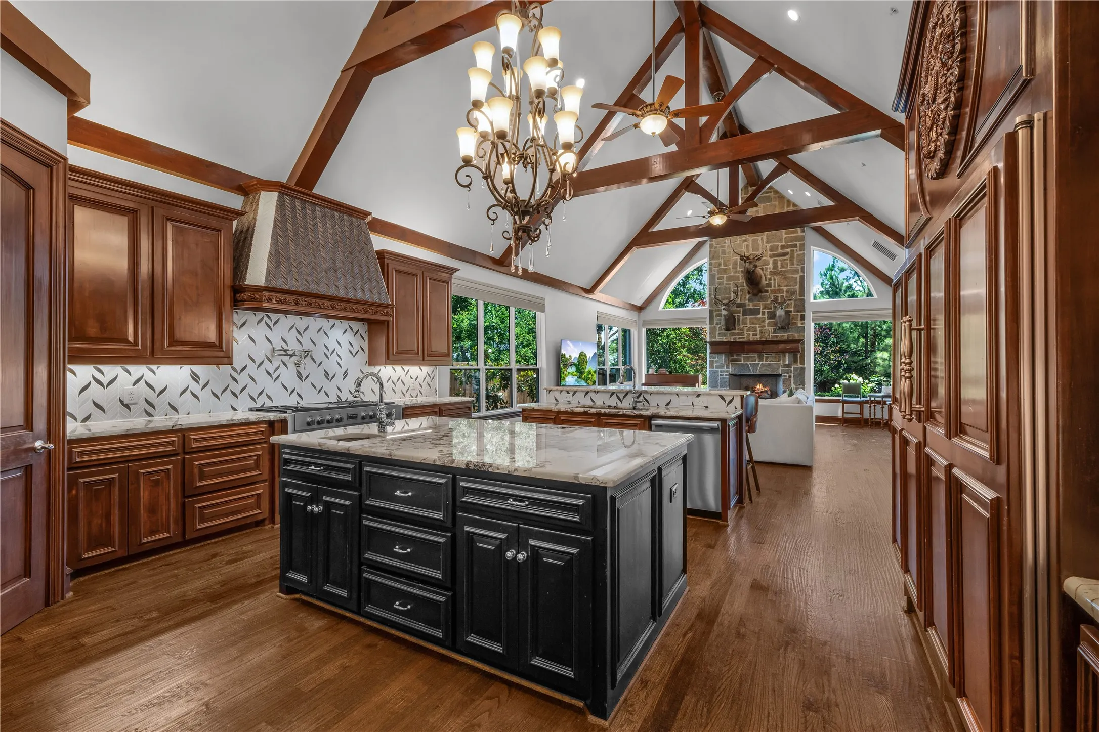 Single Family Residence For Sale in Tarrant County , 7205 Vanguard Court, Colleyville, Texas 76034, 5 Bedroom, 6 Bathroom, 3 Garage spaces, 6,502 Sqft, built in 2005, mls#21281613, Real Estate Agent in Colleyville, Homes For Sale in Tarrant county, Homes For Sale in Colleyville, Realtor in Colleyville Texas, Real Estate Brokerage Independent Realty Texas, Luminita Cordes Realtor