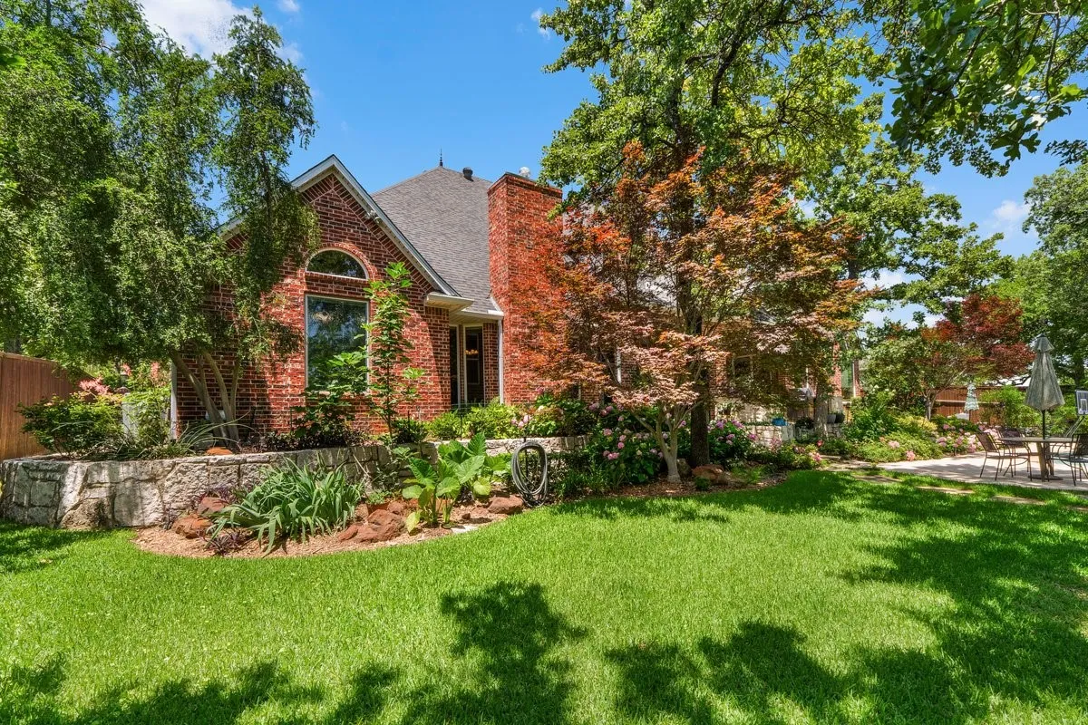 Single Family Residence For Sale in Tarrant County , 7205 Vanguard Court, Colleyville, Texas 76034, 5 Bedroom, 6 Bathroom, 3 Garage spaces, 6,502 Sqft, built in 2005, mls#21281613, Real Estate Agent in Colleyville, Homes For Sale in Tarrant county, Homes For Sale in Colleyville, Realtor in Colleyville Texas, Real Estate Brokerage Independent Realty Texas, Luminita Cordes Realtor