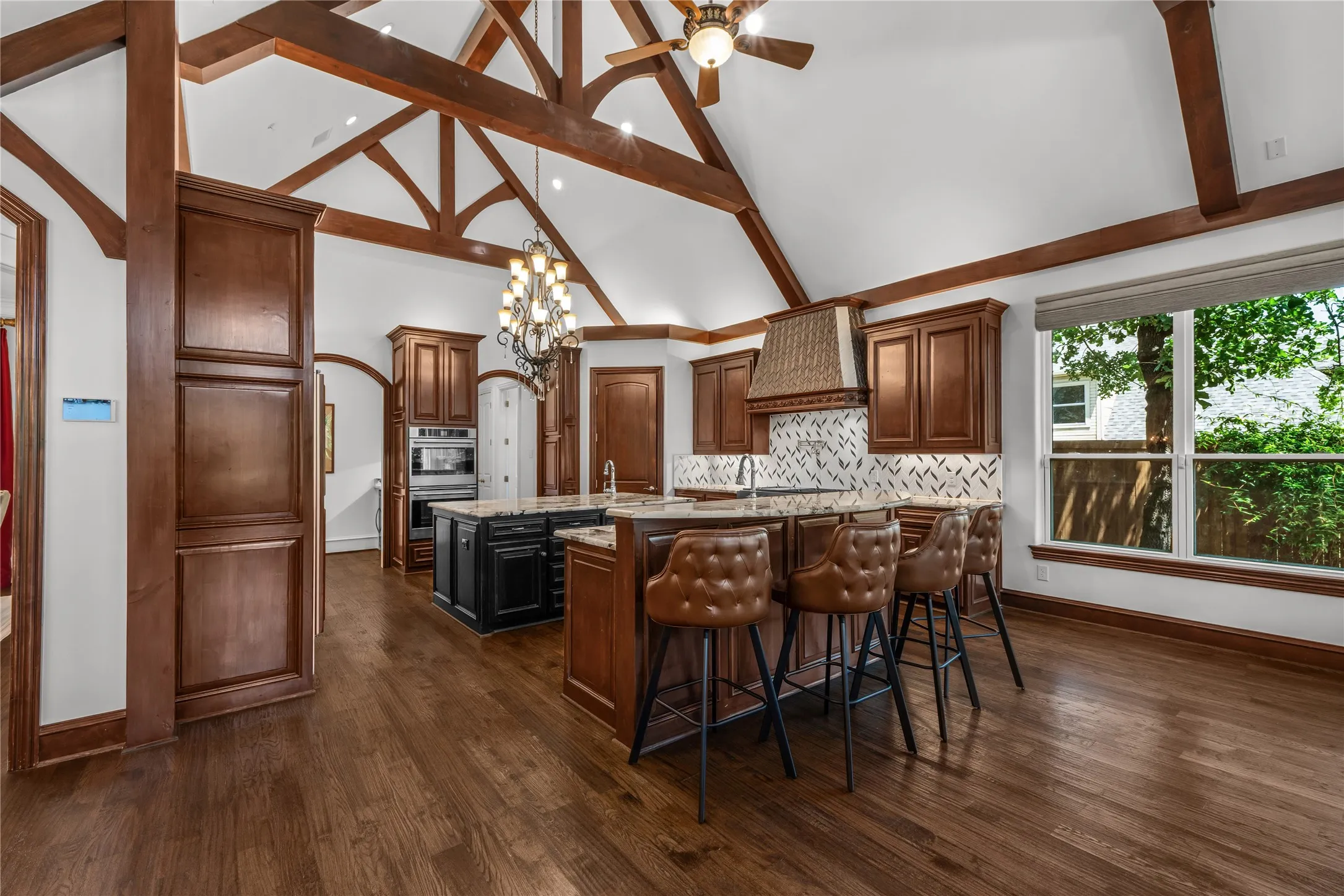 Single Family Residence For Sale in Tarrant County , 7205 Vanguard Court, Colleyville, Texas 76034, 5 Bedroom, 6 Bathroom, 3 Garage spaces, 6,502 Sqft, built in 2005, mls#21281613, Real Estate Agent in Colleyville, Homes For Sale in Tarrant county, Homes For Sale in Colleyville, Realtor in Colleyville Texas, Real Estate Brokerage Independent Realty Texas, Luminita Cordes Realtor