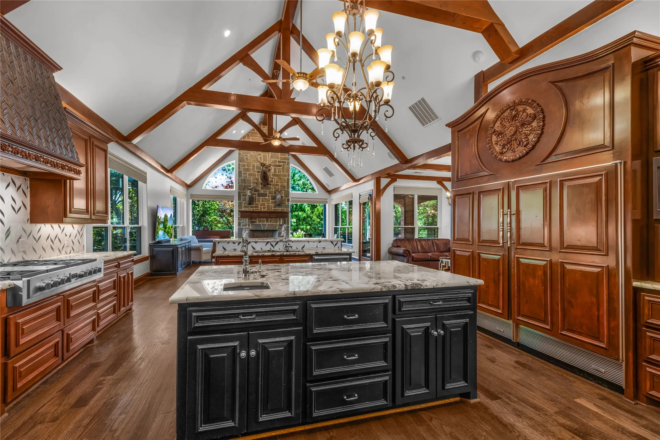Single Family Residence For Sale in Tarrant County , 7205 Vanguard Court, Colleyville, Texas 76034, 5 Bedroom, 6 Bathroom, 3 Garage spaces, 6,502 Sqft, built in 2005, mls#21281613, Real Estate Agent in Colleyville, Homes For Sale in Tarrant county, Homes For Sale in Colleyville, Realtor in Colleyville Texas, Real Estate Brokerage Independent Realty Texas, Luminita Cordes Realtor