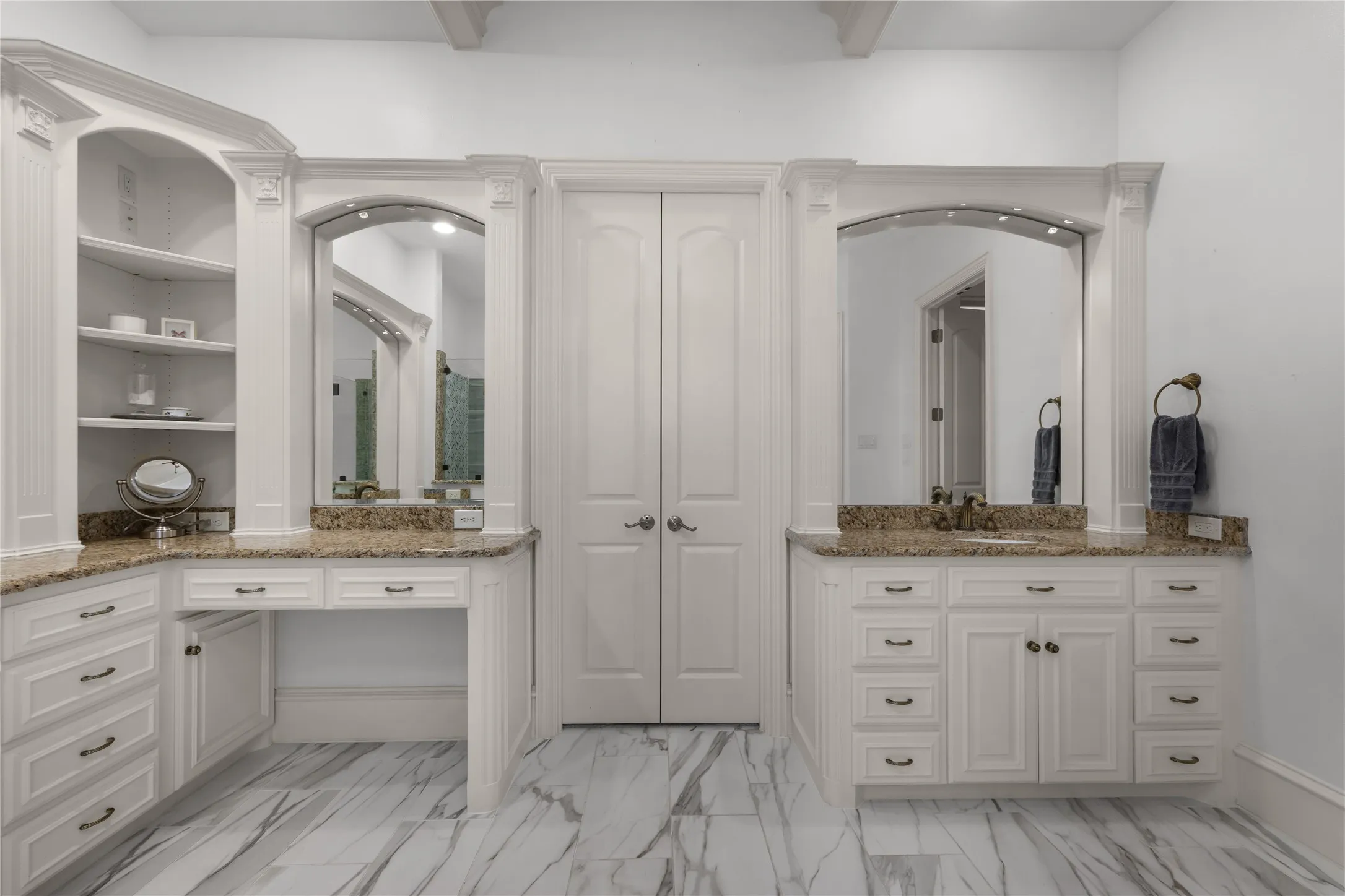 Single Family Residence For Sale in Tarrant County , 7205 Vanguard Court, Colleyville, Texas 76034, 5 Bedroom, 6 Bathroom, 3 Garage spaces, 6,502 Sqft, built in 2005, mls#21281613, Real Estate Agent in Colleyville, Homes For Sale in Tarrant county, Homes For Sale in Colleyville, Realtor in Colleyville Texas, Real Estate Brokerage Independent Realty Texas, Luminita Cordes Realtor
