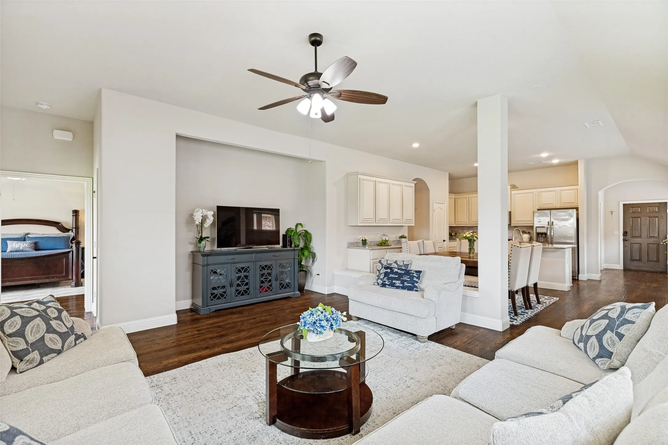 Single Family Residence For Sale in Collin County , 902 Lyndhurst Drive, Anna, Texas 75409, 3 Bedroom, 2 Bathroom, 2 Garage spaces, 1,840 Sqft, built in 2020, mls#21287990, Real Estate Agent in Anna, Homes For Sale in Collin county, Homes For Sale in Anna, Realtor in Anna Texas, Real Estate Brokerage Independent Realty Texas, Luminita Cordes Realtor