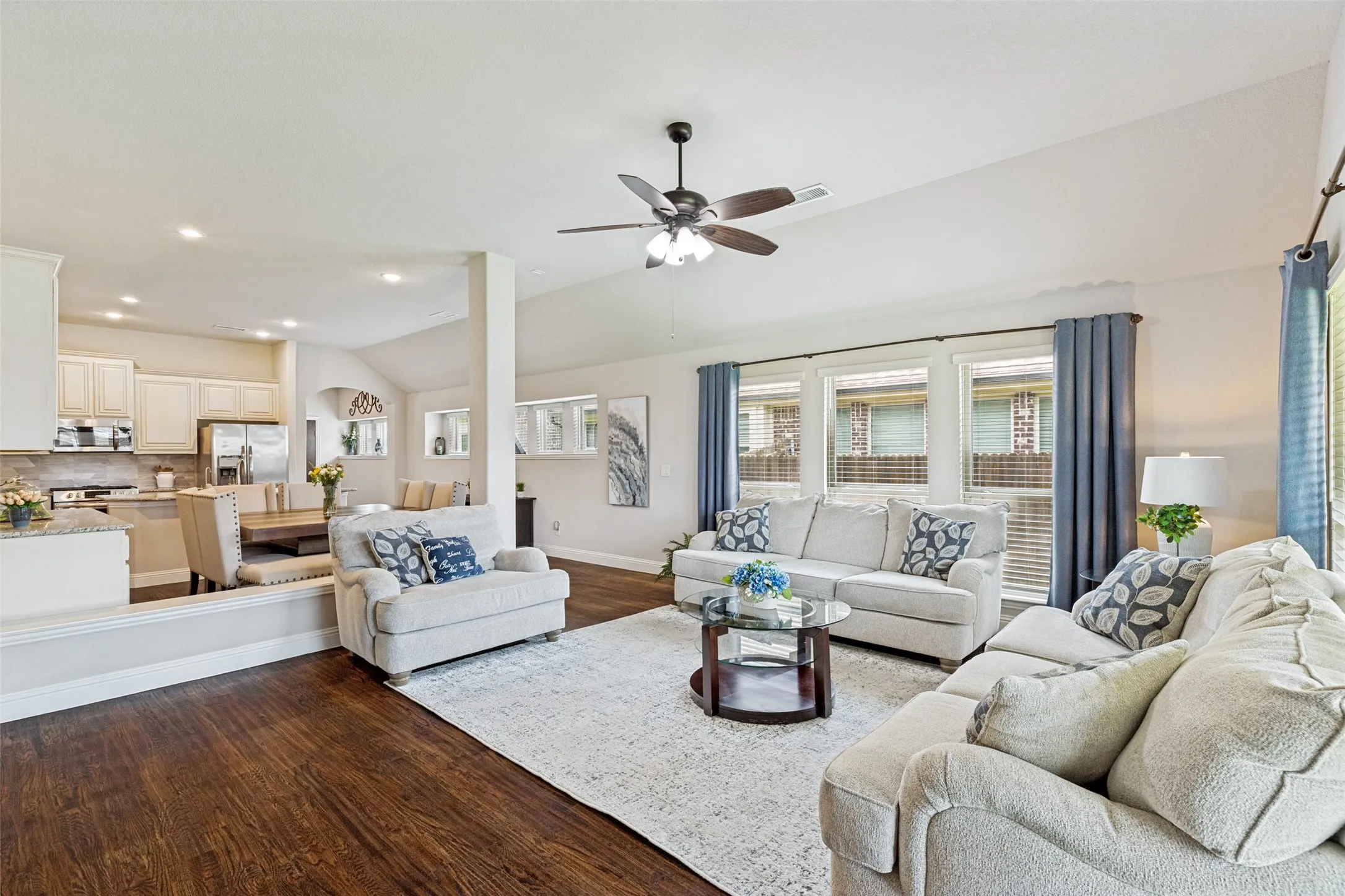 Single Family Residence For Sale in Collin County , 902 Lyndhurst Drive, Anna, Texas 75409, 3 Bedroom, 2 Bathroom, 2 Garage spaces, 1,840 Sqft, built in 2020, mls#21287990, Real Estate Agent in Anna, Homes For Sale in Collin county, Homes For Sale in Anna, Realtor in Anna Texas, Real Estate Brokerage Independent Realty Texas, Luminita Cordes Realtor