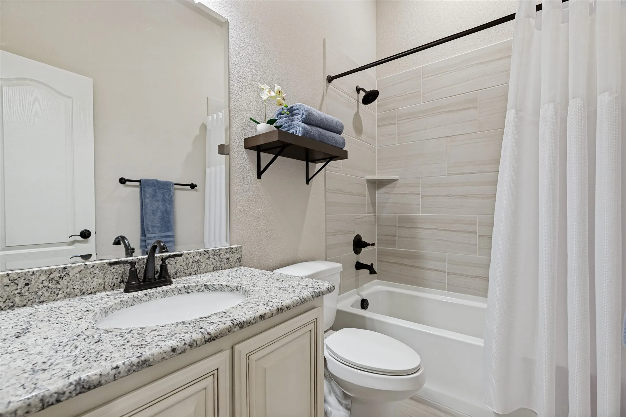 Single Family Residence For Sale in Collin County , 902 Lyndhurst Drive, Anna, Texas 75409, 3 Bedroom, 2 Bathroom, 2 Garage spaces, 1,840 Sqft, built in 2020, mls#21287990, Real Estate Agent in Anna, Homes For Sale in Collin county, Homes For Sale in Anna, Realtor in Anna Texas, Real Estate Brokerage Independent Realty Texas, Luminita Cordes Realtor