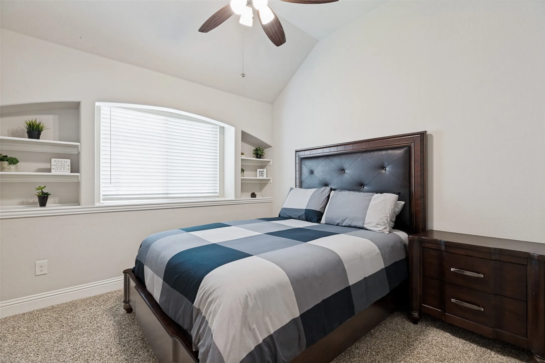 Single Family Residence For Sale in Collin County , 902 Lyndhurst Drive, Anna, Texas 75409, 3 Bedroom, 2 Bathroom, 2 Garage spaces, 1,840 Sqft, built in 2020, mls#21287990, Real Estate Agent in Anna, Homes For Sale in Collin county, Homes For Sale in Anna, Realtor in Anna Texas, Real Estate Brokerage Independent Realty Texas, Luminita Cordes Realtor