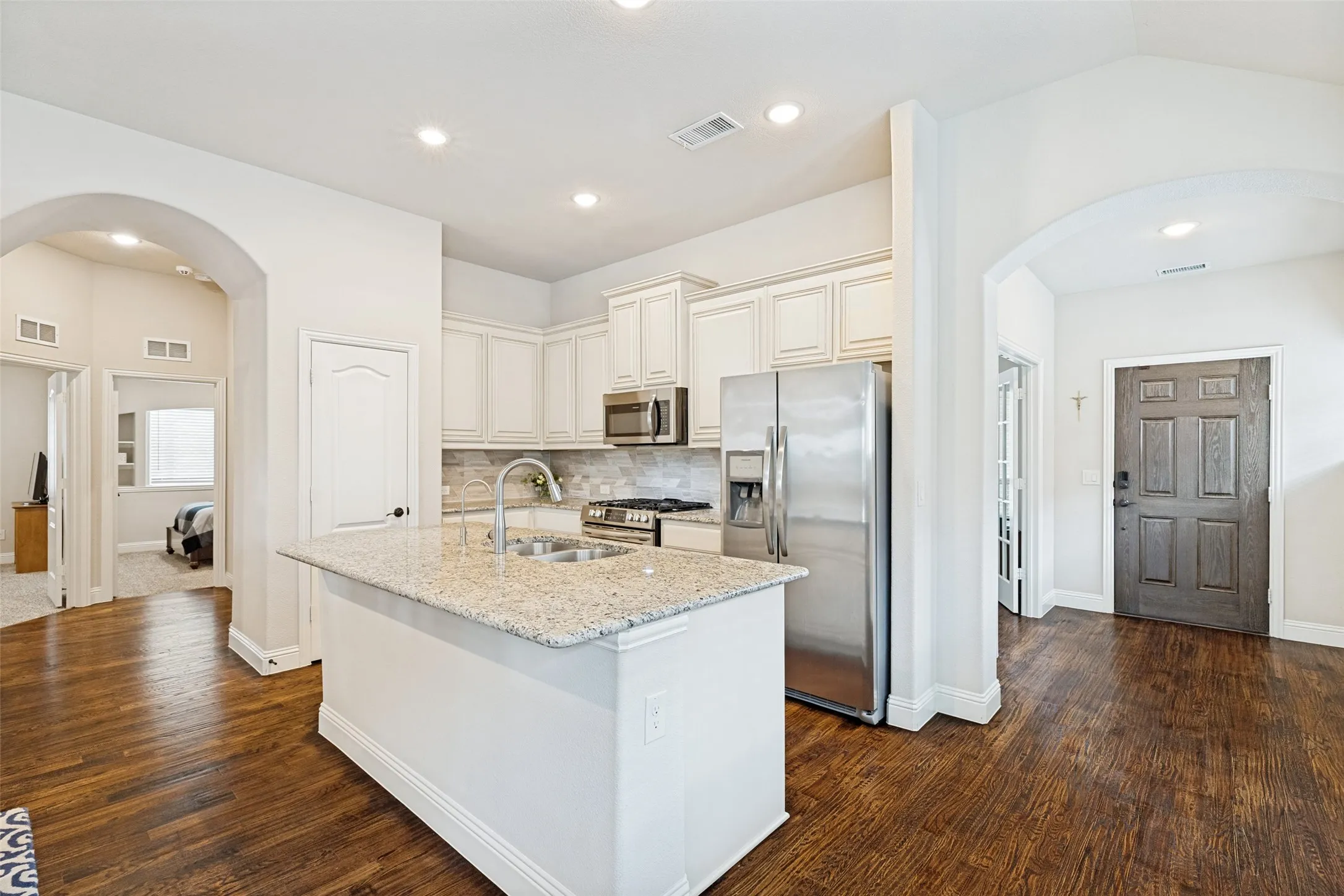 Single Family Residence For Sale in Collin County , 902 Lyndhurst Drive, Anna, Texas 75409, 3 Bedroom, 2 Bathroom, 2 Garage spaces, 1,840 Sqft, built in 2020, mls#21287990, Real Estate Agent in Anna, Homes For Sale in Collin county, Homes For Sale in Anna, Realtor in Anna Texas, Real Estate Brokerage Independent Realty Texas, Luminita Cordes Realtor
