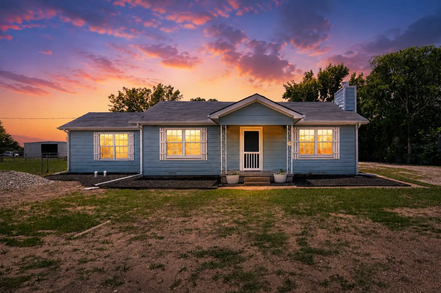 Single Family Residence For Sale in Dallas County , 2619 E Seagoville Road, Seagoville, Texas 75159, 3 Bedroom, 2 Bathroom, 3 Garage spaces, 1,492 Sqft, built in 1930, Price $399,000, mls#21288056, Real Estate Agent in Seagoville, Homes For Sale in Dallas county, Homes For Sale in Seagoville, Realtor in Seagoville Texas, Real Estate Brokerage Independent Realty Texas, Luminita Cordes Realtor