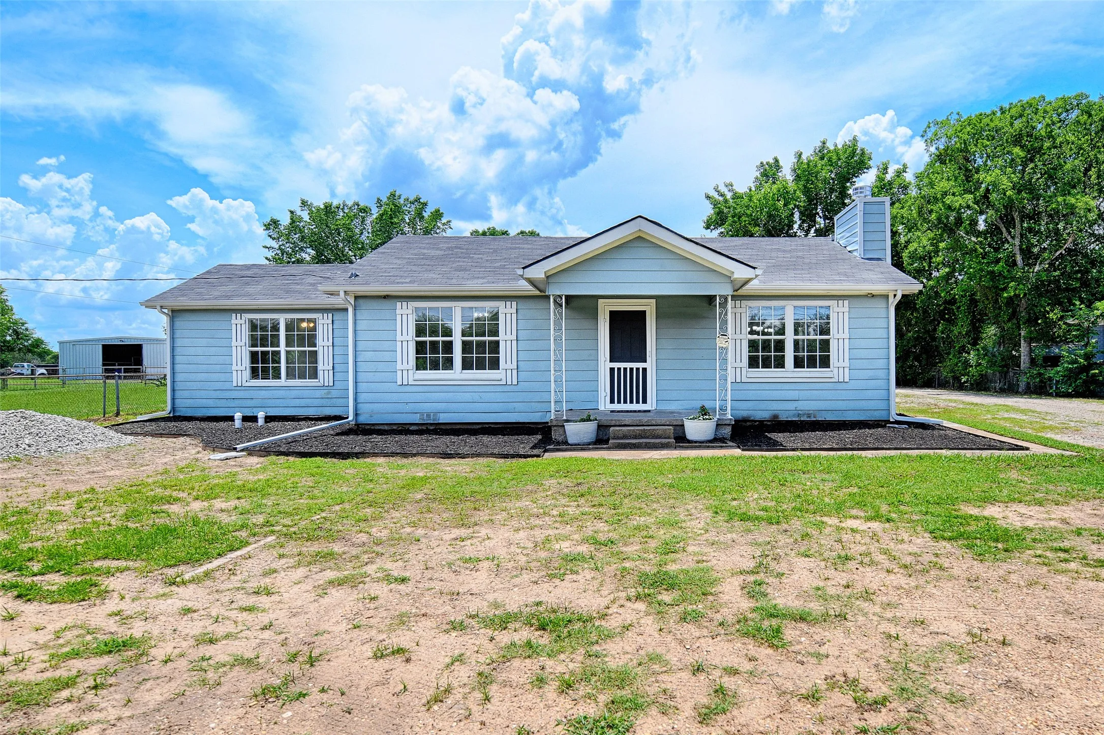 Single Family Residence For Sale in Dallas County , 2619 E Seagoville Road, Seagoville, Texas 75159, 3 Bedroom, 2 Bathroom, 3 Garage spaces, 1,492 Sqft, built in 1930, Price $399,000, mls#21288056, Real Estate Agent in Seagoville, Homes For Sale in Dallas county, Homes For Sale in Seagoville, Realtor in Seagoville Texas, Real Estate Brokerage Independent Realty Texas, Luminita Cordes Realtor