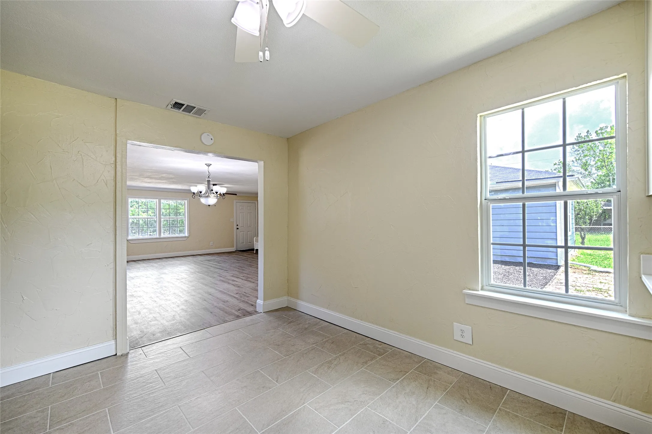 Single Family Residence For Sale in Dallas County , 2619 E Seagoville Road, Seagoville, Texas 75159, 3 Bedroom, 2 Bathroom, 3 Garage spaces, 1,492 Sqft, built in 1930, Price $399,000, mls#21288056, Real Estate Agent in Seagoville, Homes For Sale in Dallas county, Homes For Sale in Seagoville, Realtor in Seagoville Texas, Real Estate Brokerage Independent Realty Texas, Luminita Cordes Realtor