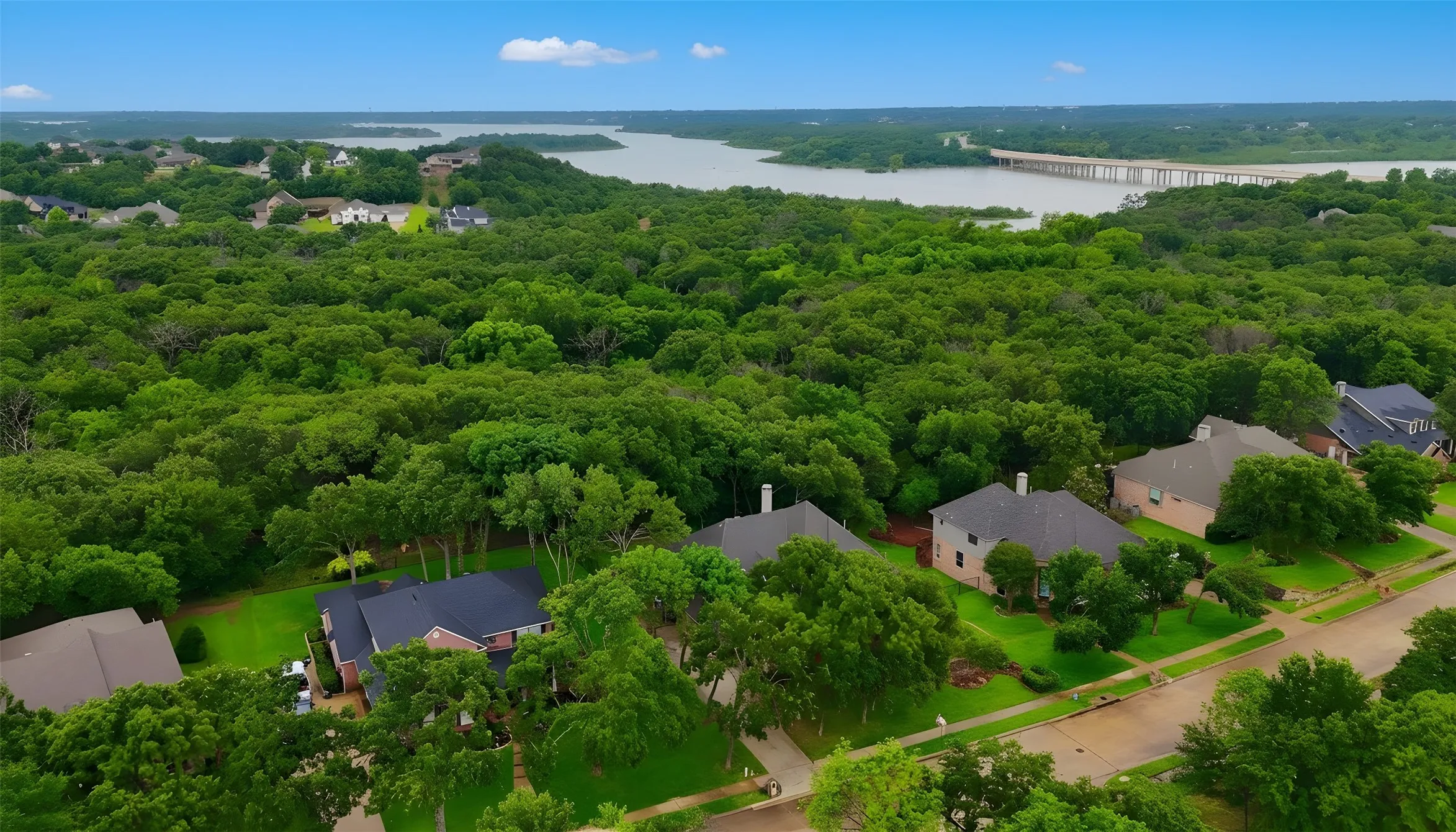 Single Family Residence For Sale in Denton County , 3508 Buckingham Drive, Corinth, Texas 76210, 4 Bedroom, 4 Bathroom, 3 Garage spaces, 3,792 Sqft, built in 1998, mls#21286987, Real Estate Agent in Corinth, Homes For Sale in Denton county, Homes For Sale in Corinth, Realtor in Corinth Texas, Real Estate Brokerage Independent Realty Texas, Luminita Cordes Realtor