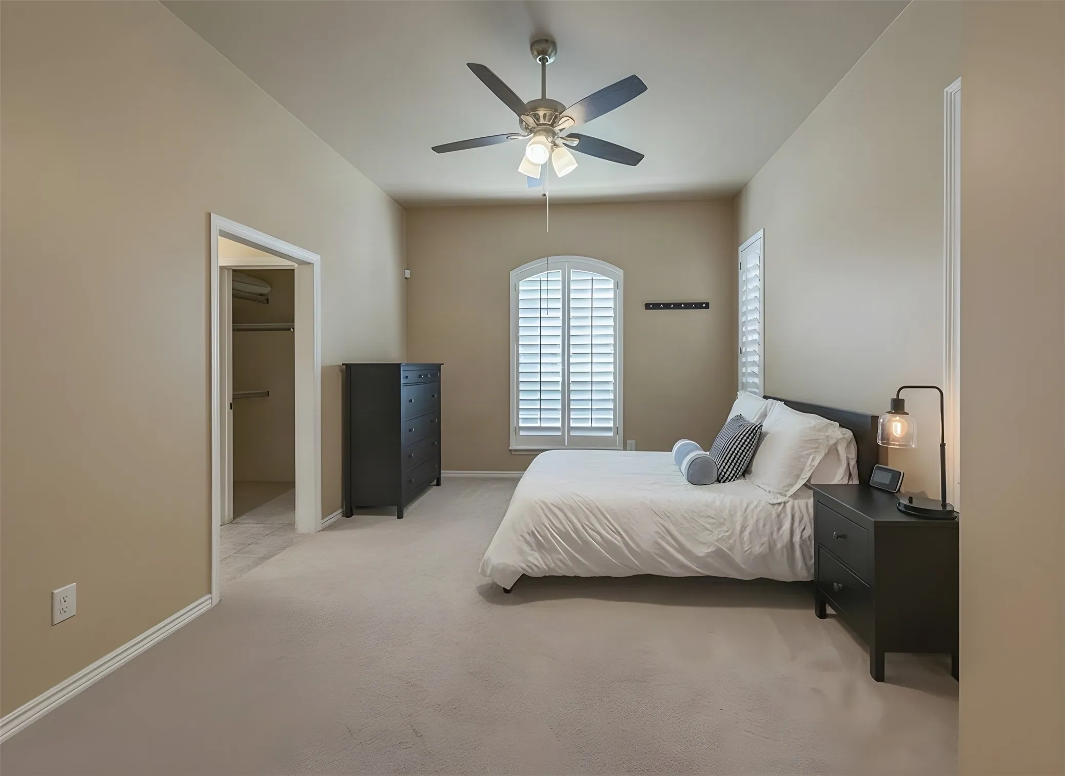 Single Family Residence For Sale in Denton County , 3508 Buckingham Drive, Corinth, Texas 76210, 4 Bedroom, 4 Bathroom, 3 Garage spaces, 3,792 Sqft, built in 1998, mls#21286987, Real Estate Agent in Corinth, Homes For Sale in Denton county, Homes For Sale in Corinth, Realtor in Corinth Texas, Real Estate Brokerage Independent Realty Texas, Luminita Cordes Realtor