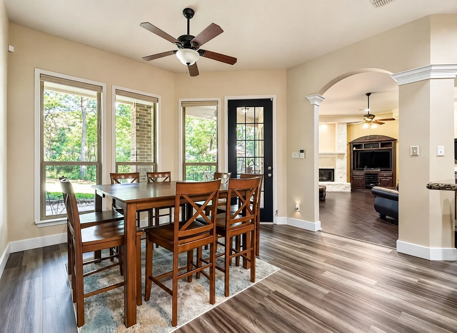 Single Family Residence For Sale in Denton County , 3508 Buckingham Drive, Corinth, Texas 76210, 4 Bedroom, 4 Bathroom, 3 Garage spaces, 3,792 Sqft, built in 1998, mls#21286987, Real Estate Agent in Corinth, Homes For Sale in Denton county, Homes For Sale in Corinth, Realtor in Corinth Texas, Real Estate Brokerage Independent Realty Texas, Luminita Cordes Realtor